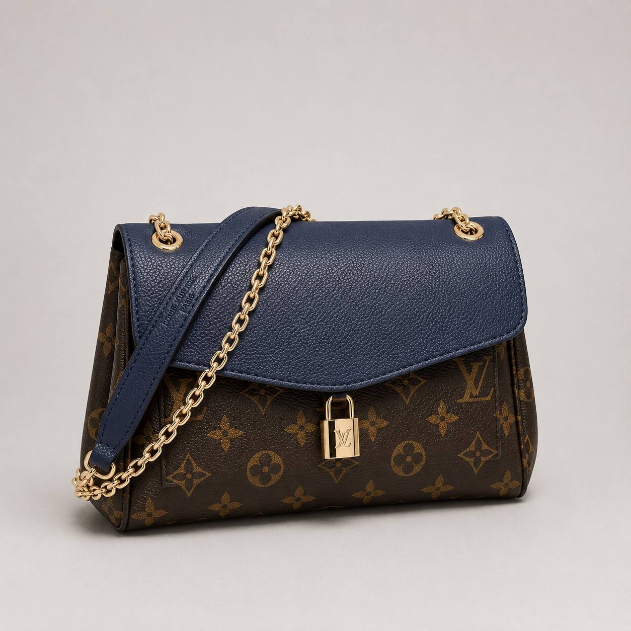 Louis Vuitton - Locky BB