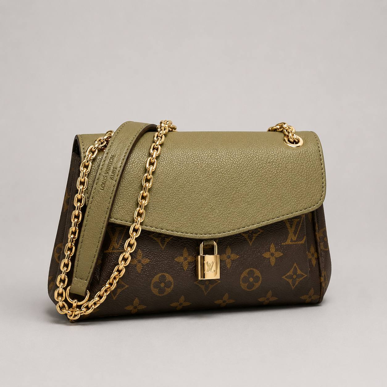 Louis Vuitton - Locky BB